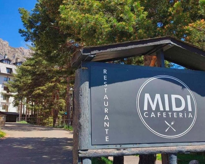 Apartamentos Midi 3000