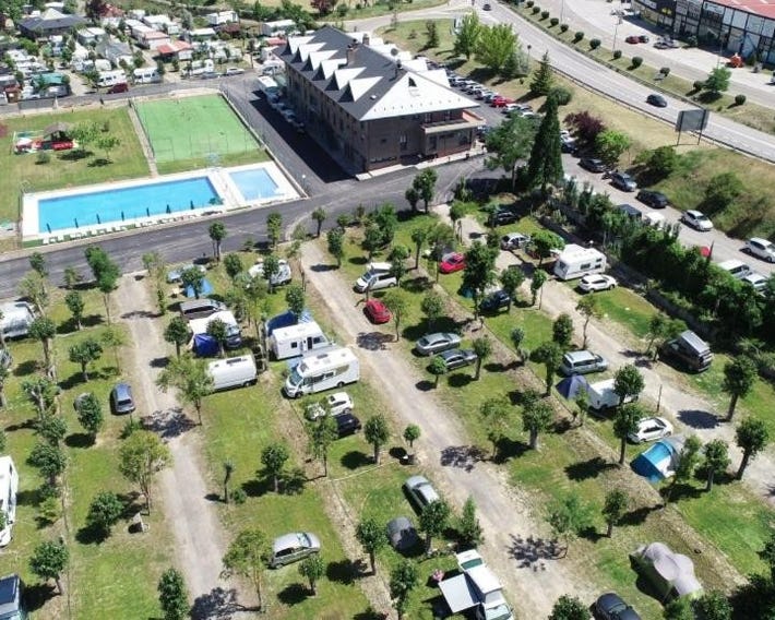 Sabiñanigo Camp & Hotel