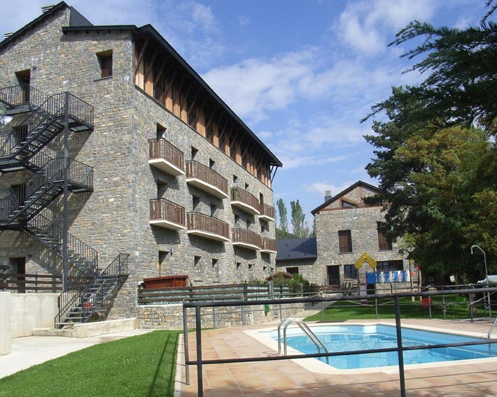 Roca Nevada Suites