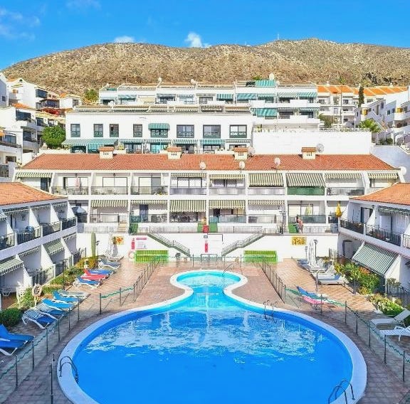 PEARL Los Cristianos - AC, pool, fibre net, tv channels, calm atmosphere