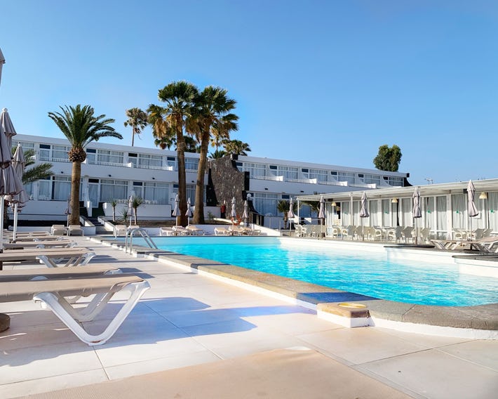 Arena Dorada Apartments