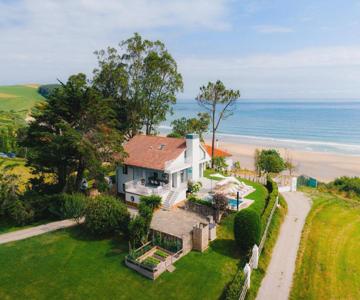 Wishome-Villa con acceso privado a la playa de Oyambre, con piscina, Comillas