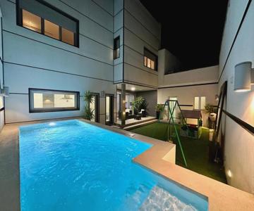 Kama Alojamiento Turístico Con Piscina Privada