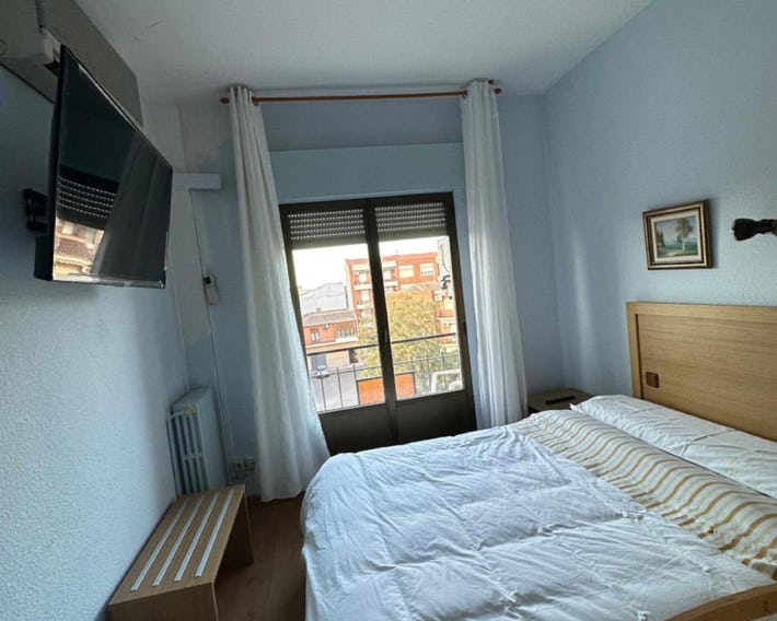 Hostal agripino y Restaurante asiático