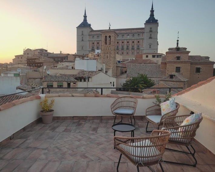 La Casa Toledana - patio y terraza con vistas