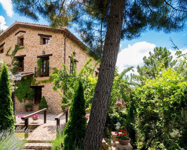 Hotel de Montaña Cueva Ahumada
