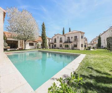 Stunning 13th Century Luxury Villa* Garden & Pool
