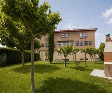 Residencia Universitaria "RUDMA HOSPITAL DEL REY"