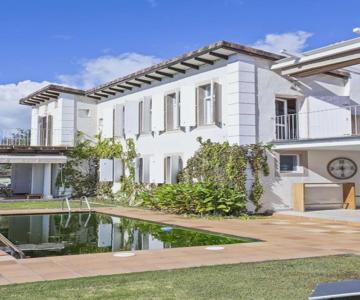 Casa vacacional con piscina, pádel y BBQ