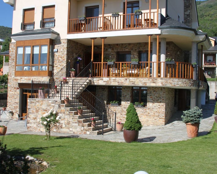 Villa Mencía