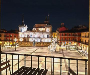 Plaza Mayor de León 3a planta en edificio histórico sin ascensor con vistas privilegiadas