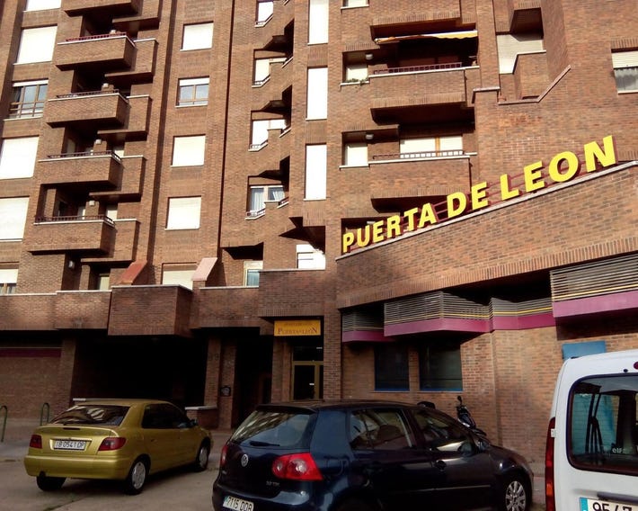 Apartamentos Turisticos Puerta de León