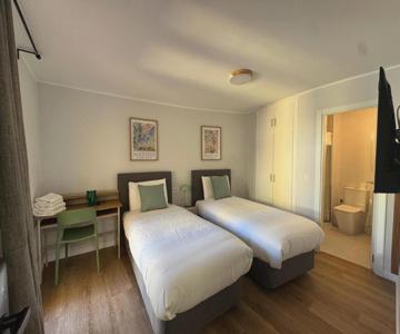Hostal Guzman El Bueno by gaiarooms