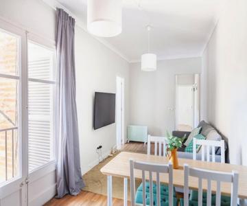Newly Renovated Cozy Apartment On A Hill