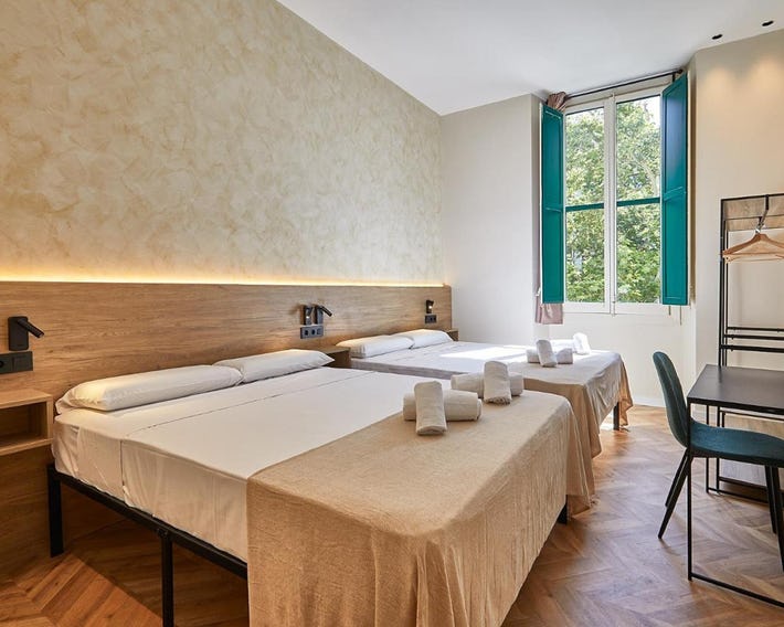 Hostal Parisien