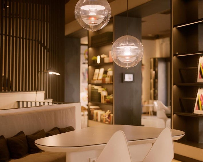 Pol & Grace Hotel