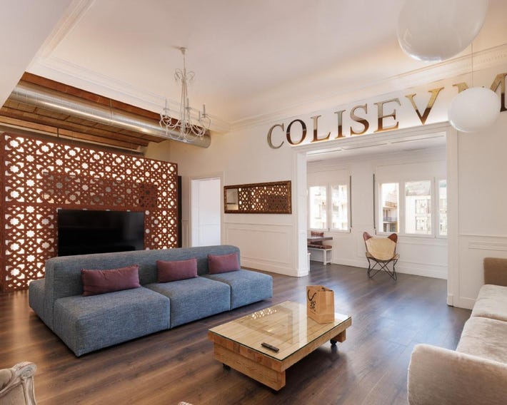 Enjoybcn Coliseum Apartments