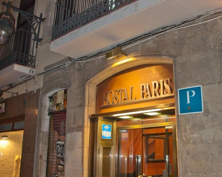 Paris Hostal