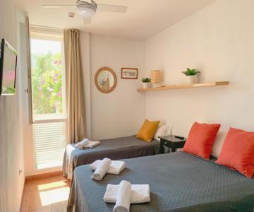 Habitación céntrica con Aire Acondicionado Baño privado Nevera