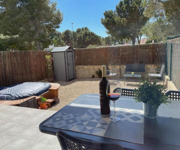 Apartamento con patio y Jacuzzi privado