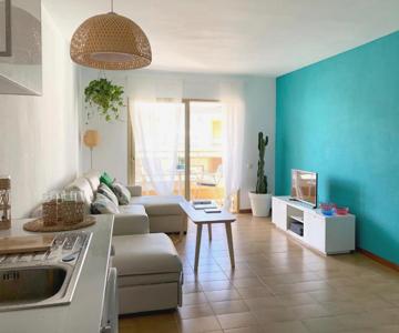 New Stunning Seaview Apartment with lovely balcony