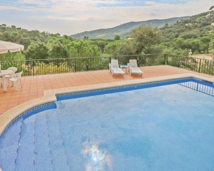 Awesome Home In Calonge