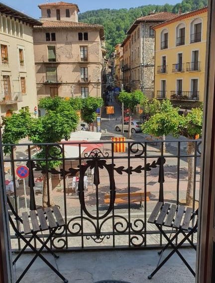 EL MUSSOL DE LA VILA Camprodon, balconets amb vistes a la plaça