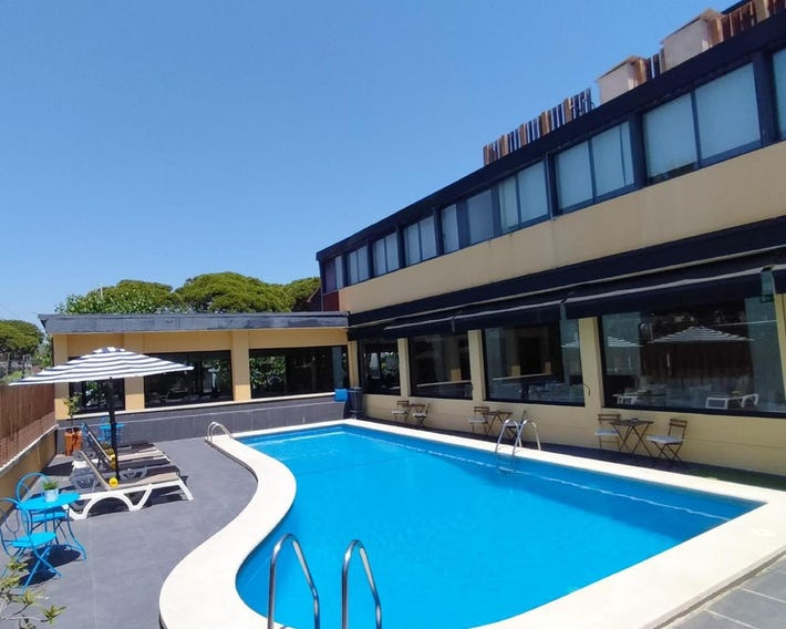 Hotel 153