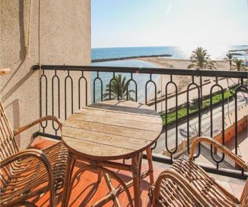 Awesome Apartment In Cunit With Wifi