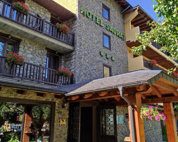 Hotel Saurat