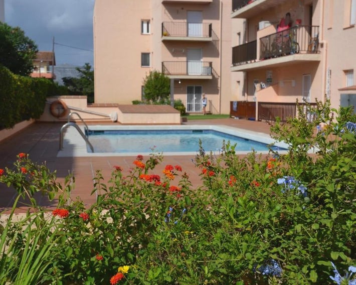 Apartamento Calella 4: Cerca del Mar, Mascotas Bienvenidas - ES-323-80