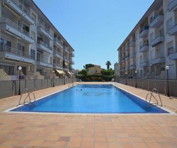 Apartamento Reformado con Piscina cerca de la Playa y Centro de L'Estartit, Ideal para Familias - ES