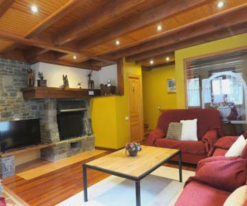 Chalet Aranés Pruedo En Garos By Casas Aranesas J Antes