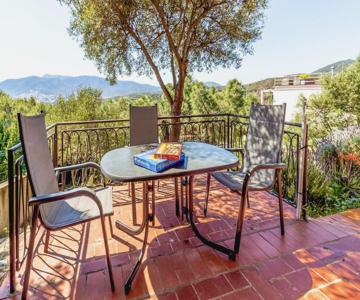 Grifeu 08 - Apartamento con terraza exterior