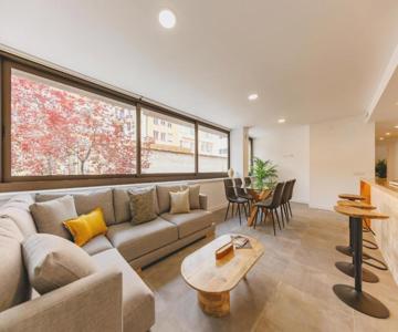 Bravissimo Turbau Entresol B, With 3 Bedrooms