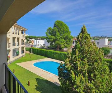 Apartamento con piscina a 50m de la playa