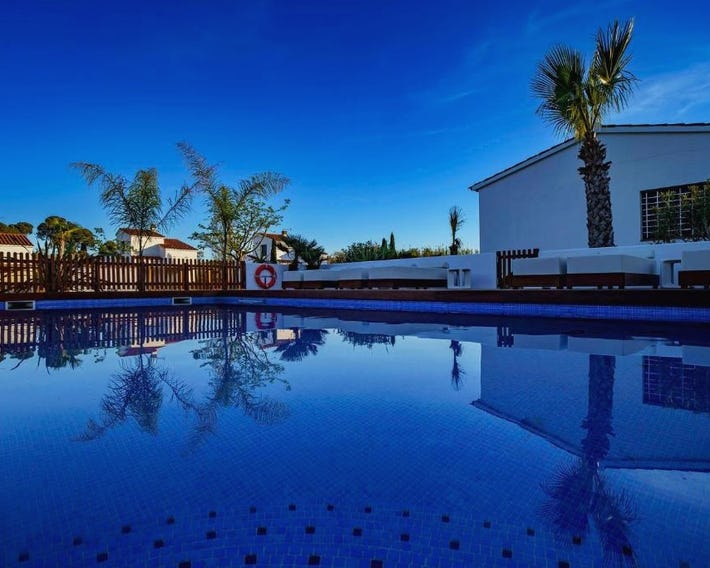 Apartaments La Palmera, Terrace & Pool