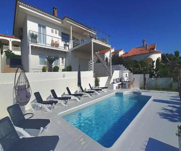 Villa Neus