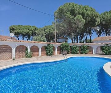 Villa Arc con piscina y jardin by Vacay L'Escala