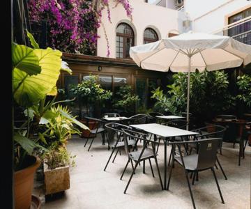 Vintage Hotel Mercedes