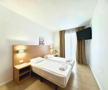 Trimar Central Beach Apartment & Parking