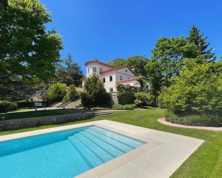 Espectacular Casa Chateau en el centro de Olot