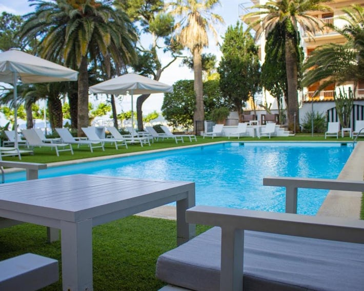 Hotel Trias