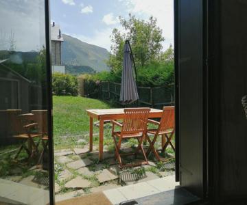 Planta baja y jardín-Paz, naturaleza y comodidad - Aüt 1