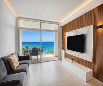 Seafront apartment in Platja d'Aro with parking