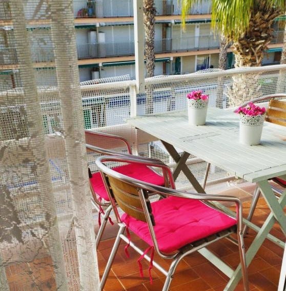 ENCANTADOR apartamento frente a la playa de Bara