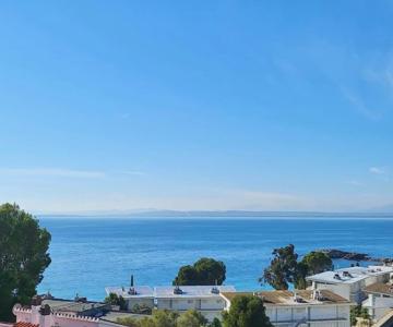 vue sur la plage de l'almadrava. LLEN