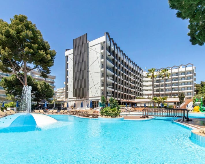 Golden Avenida Suites