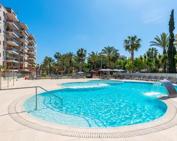 Rentalmar Salou Playa Family Suites & Pool