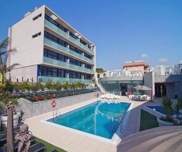 Apartment In Costa Dorada Near The Beach